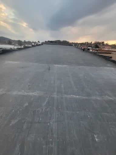 Flat roof installed on a commercial building